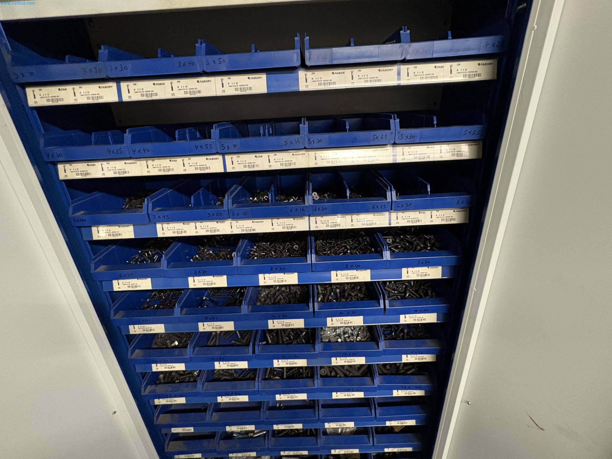 Sprzęt do produkcji samochodów-16