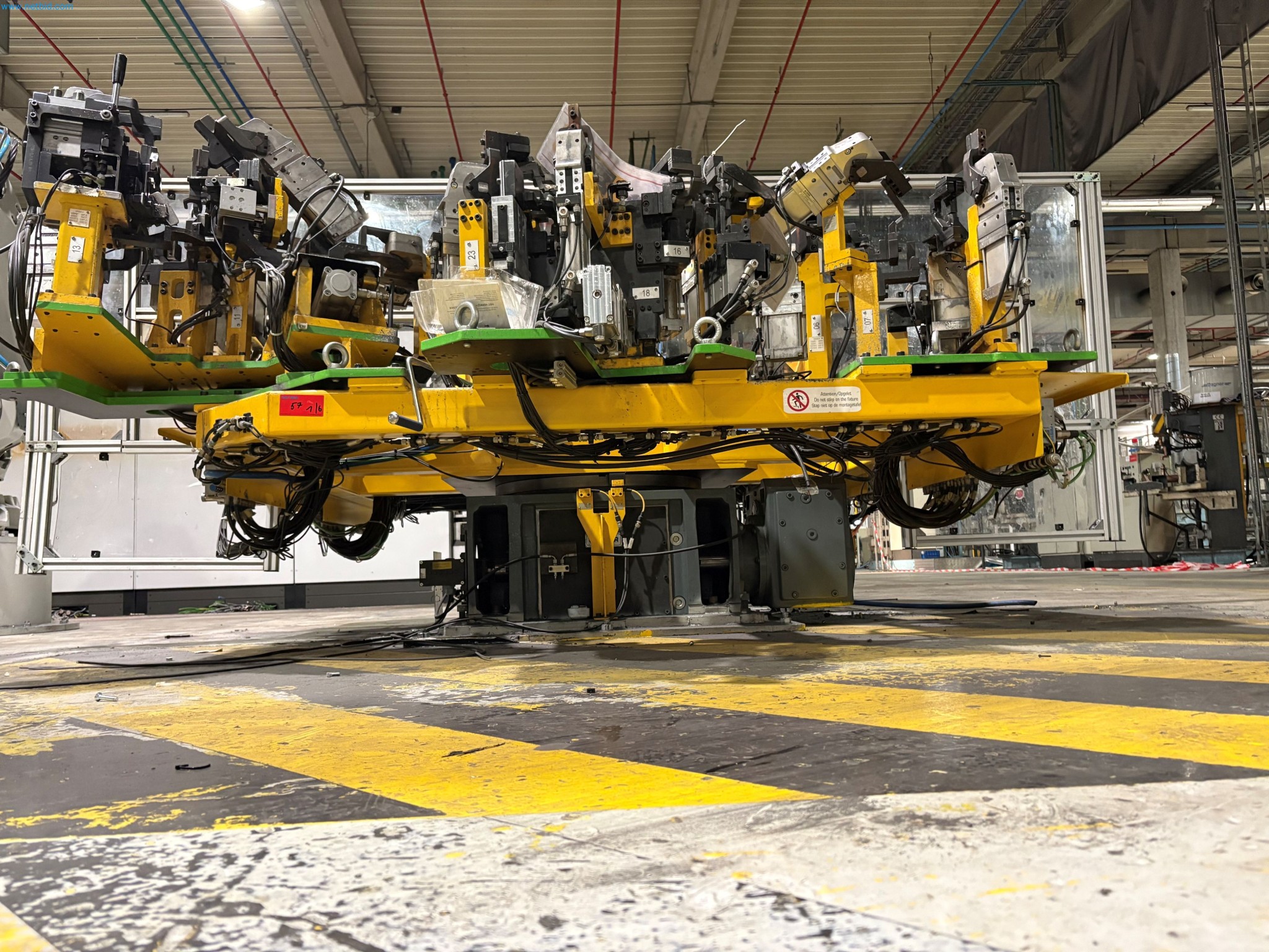 Sprzęt do produkcji samochodów-1