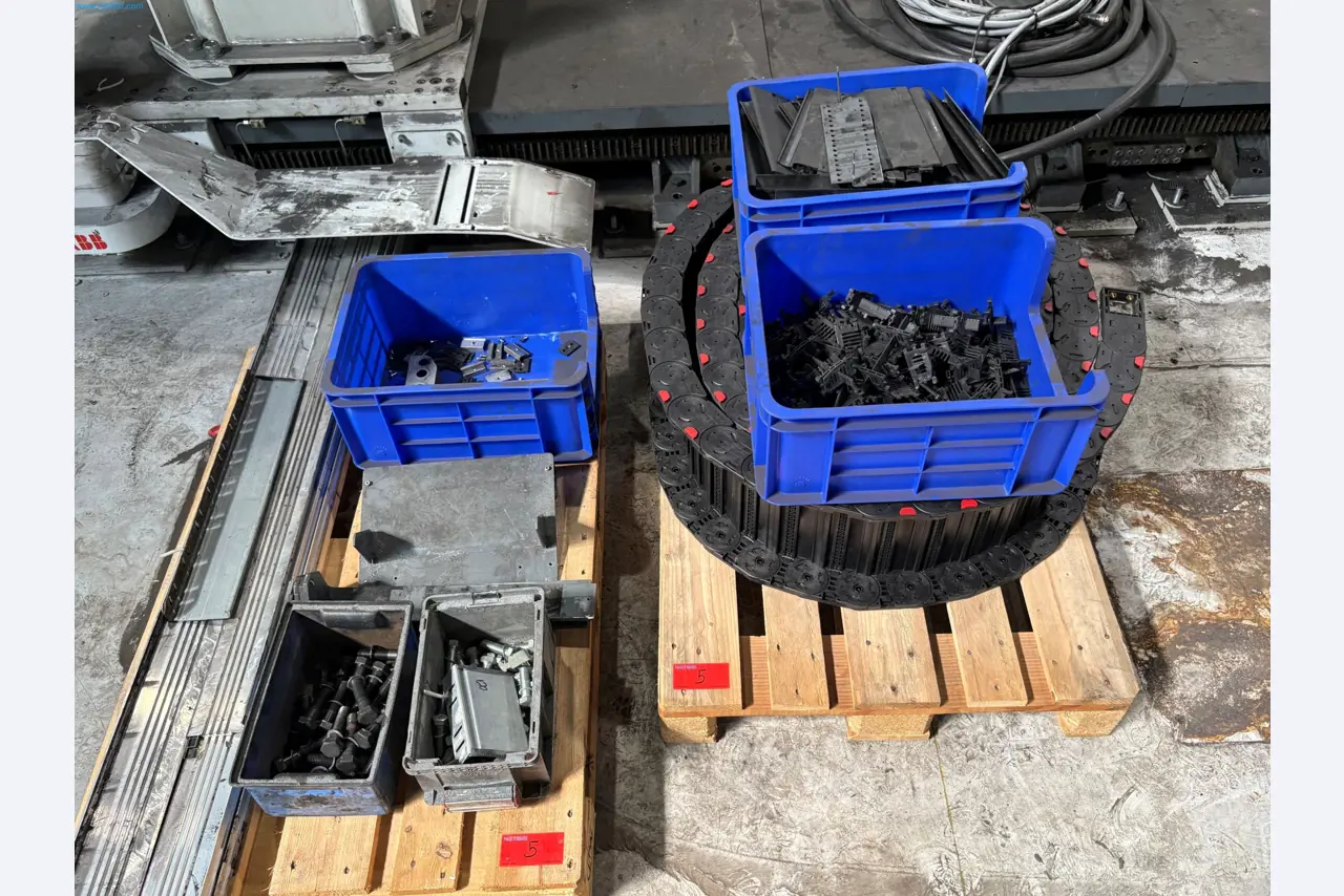 Zařízení pro výrobu automobilů-6