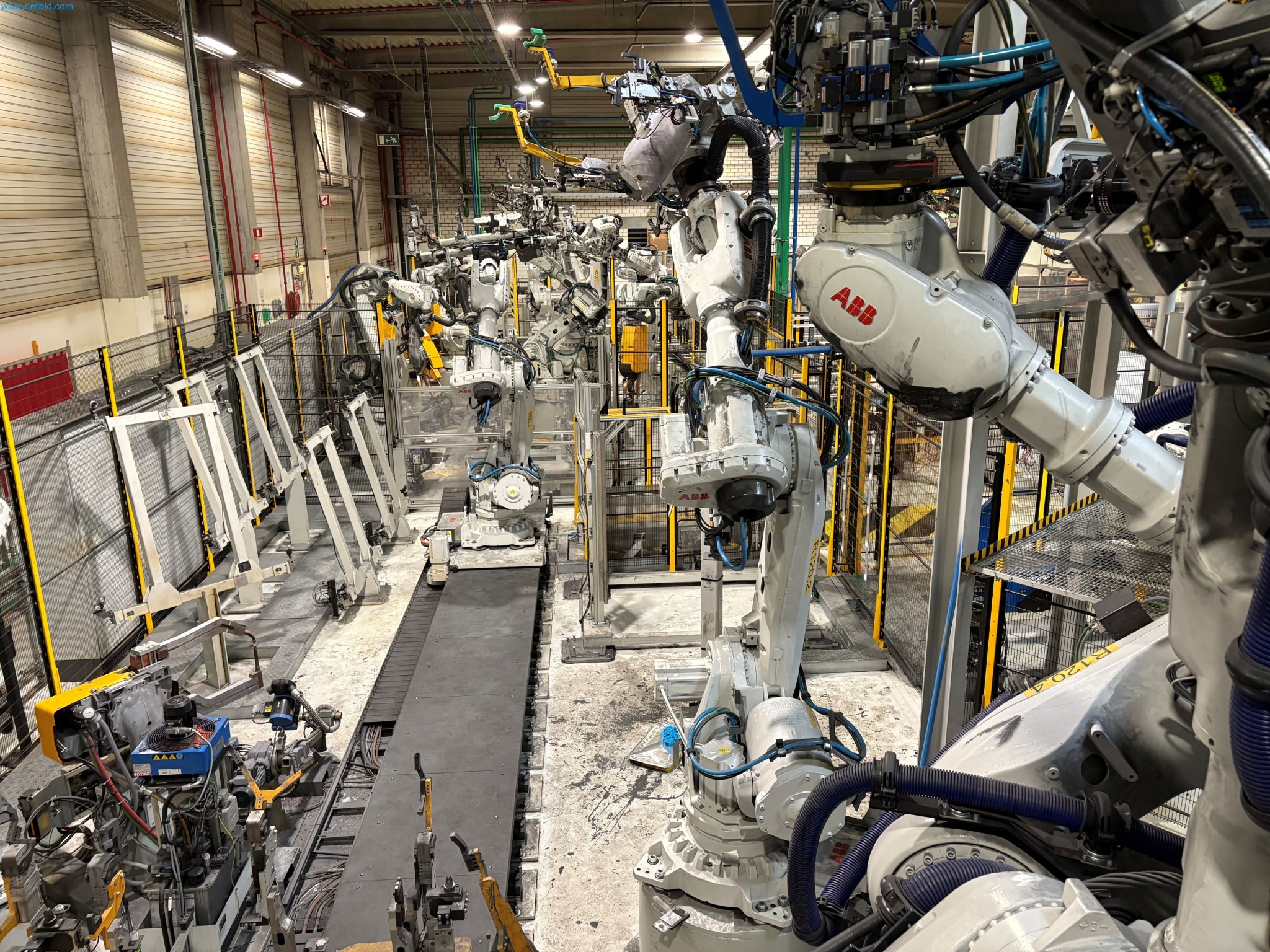 Equipamentos para o fabrico de automóveis-2