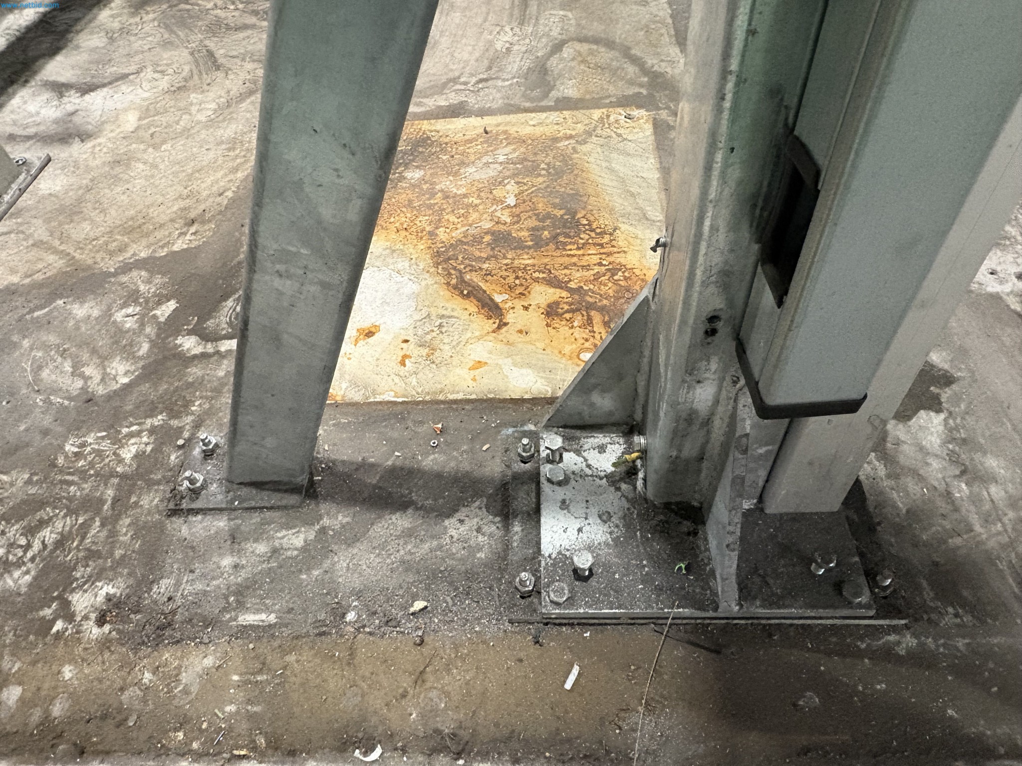 Sprzęt do produkcji samochodów-3