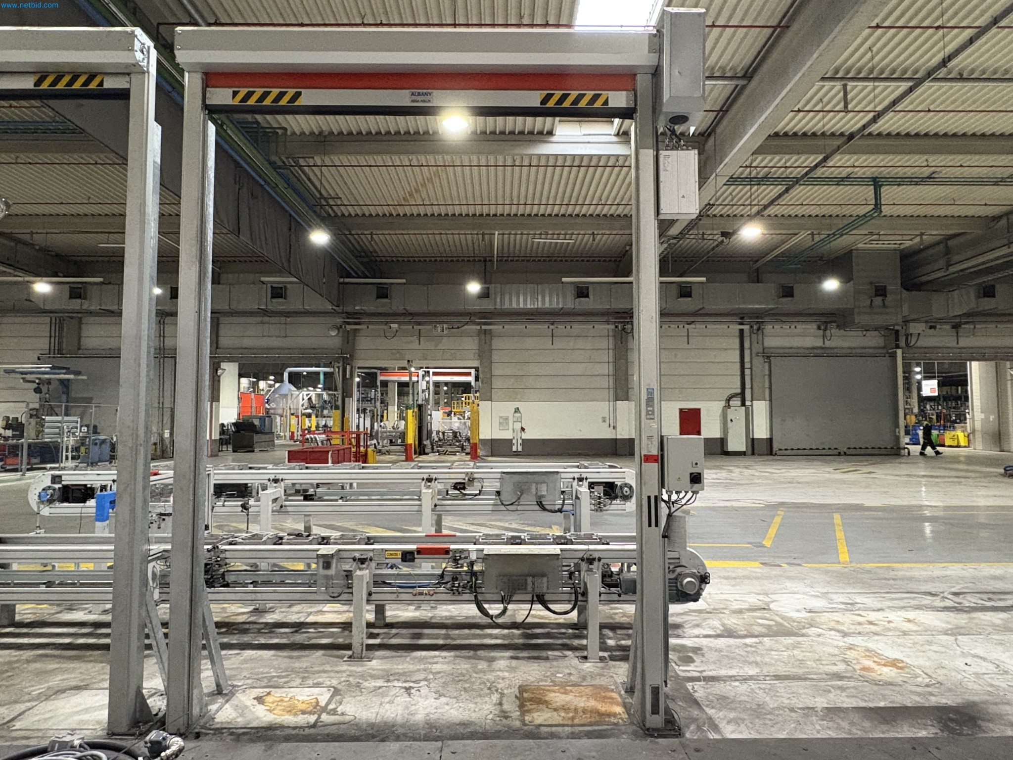 Sprzęt do produkcji samochodów-4