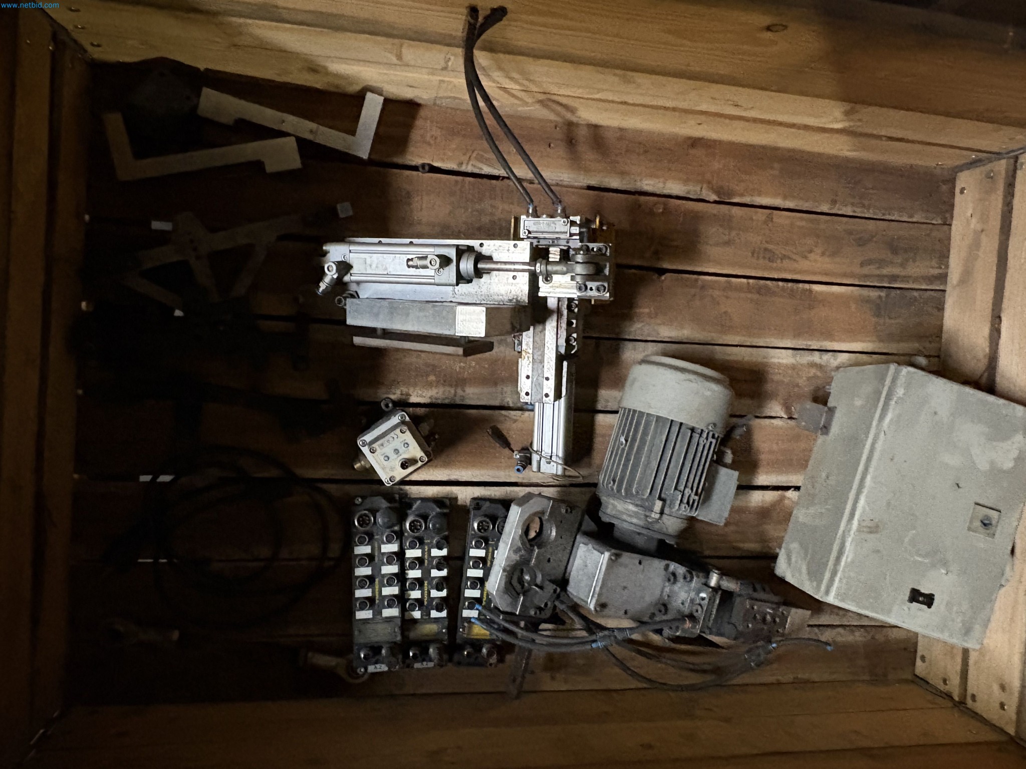 Sprzęt do produkcji samochodów-9