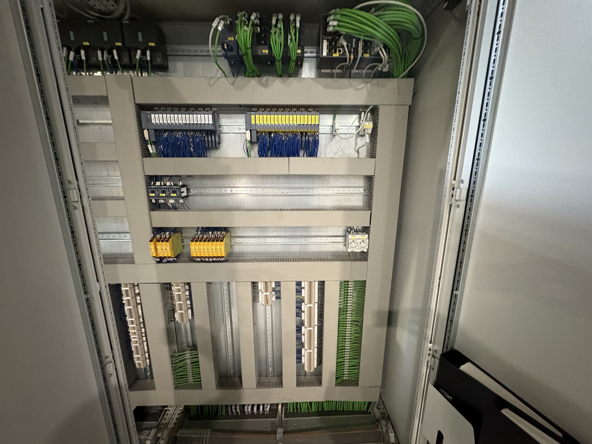 Sprzęt do produkcji samochodów (2. aukcja)-3