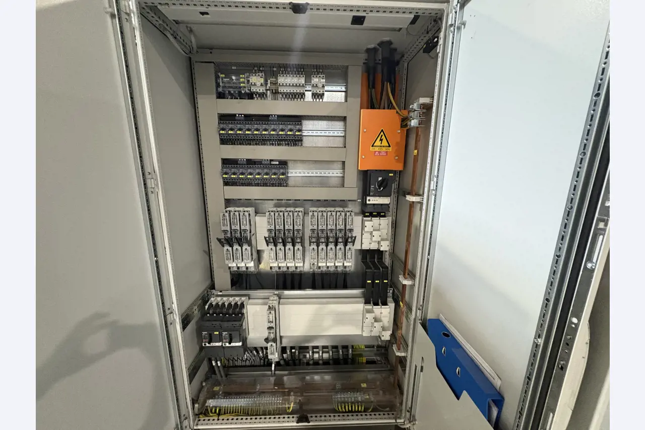 Sprzęt do produkcji samochodów (2. aukcja)-4