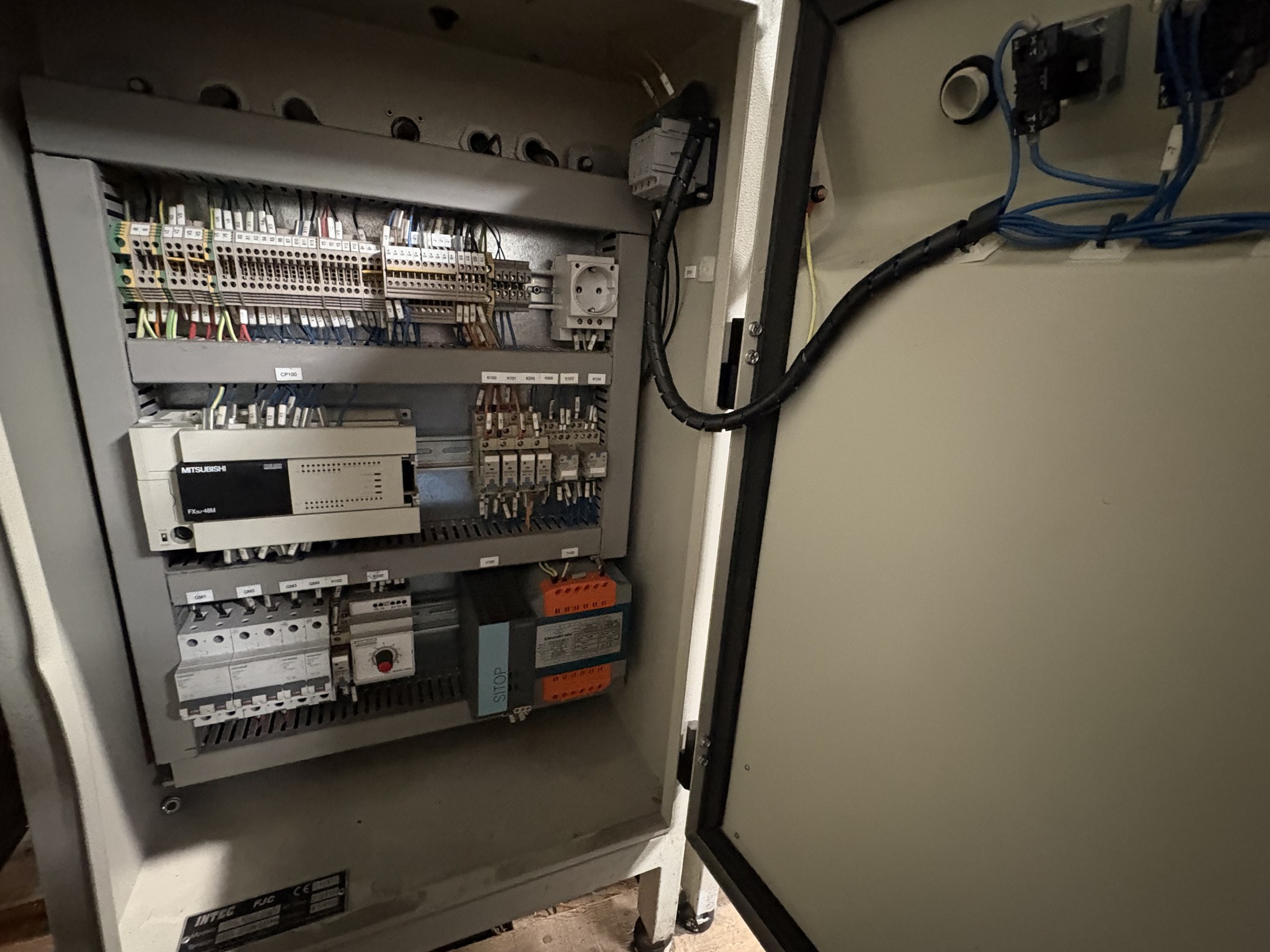 Sprzęt do produkcji samochodów (2. aukcja)-4