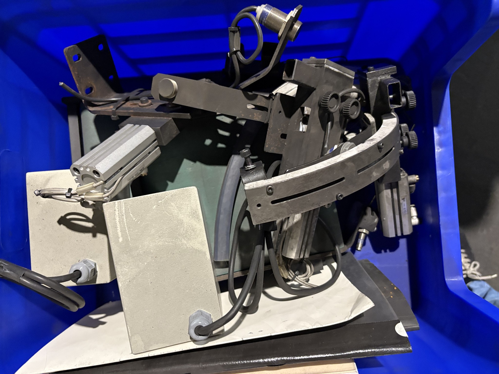 Sprzęt do produkcji samochodów (2. aukcja)-7