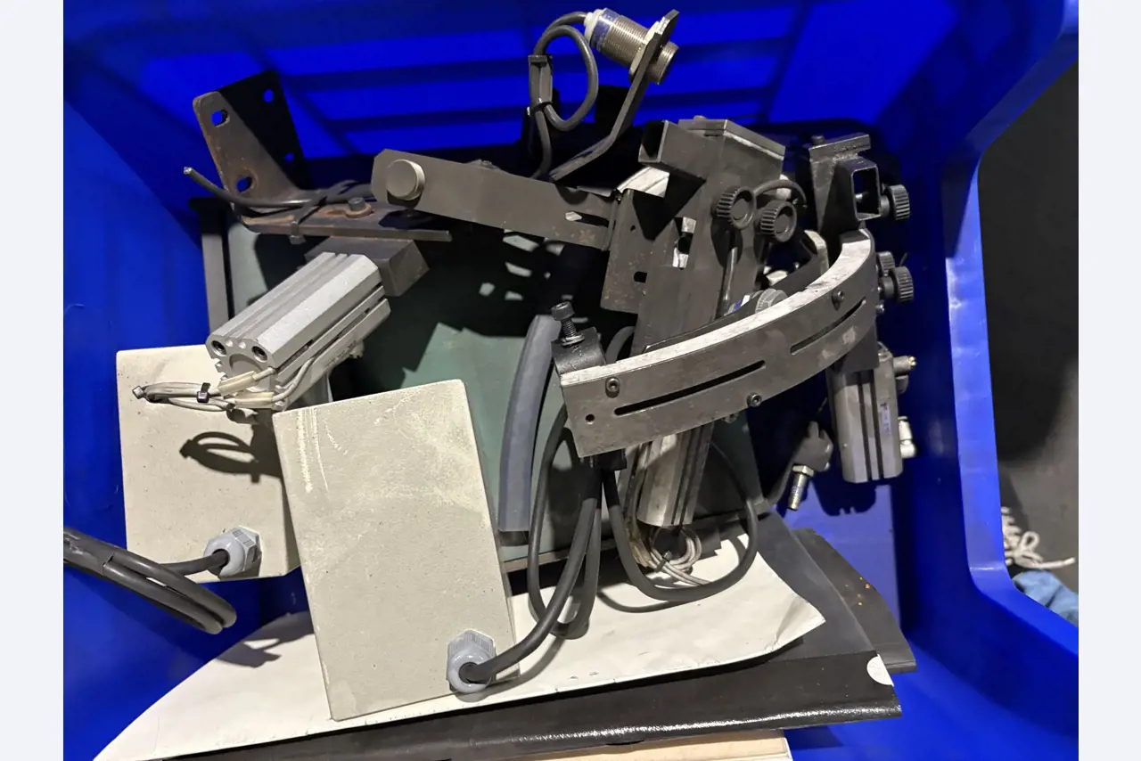 Sprzęt do produkcji samochodów (2. aukcja)-7