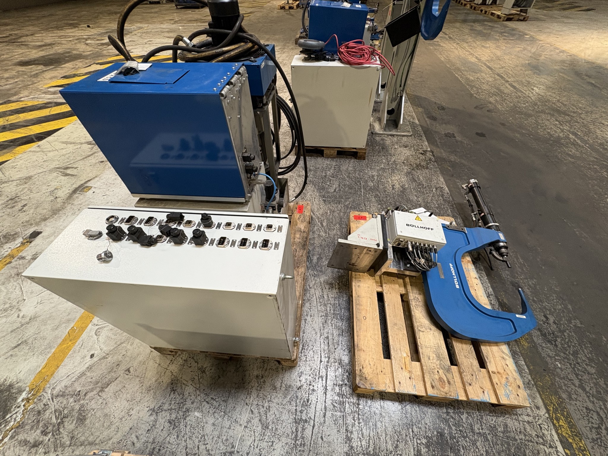 Equipamentos para o fabrico de automóveis-6