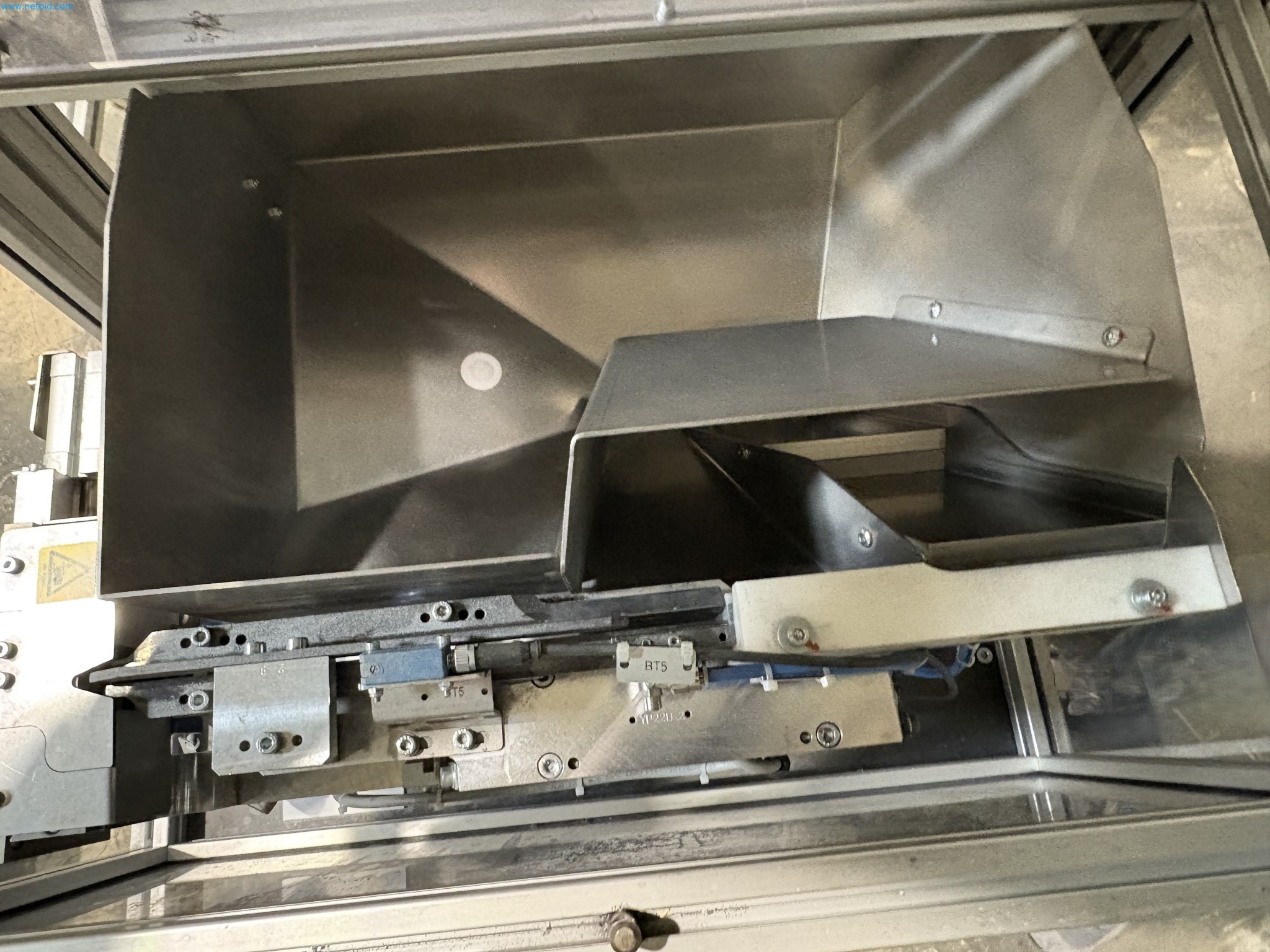 Sprzęt do produkcji samochodów-14