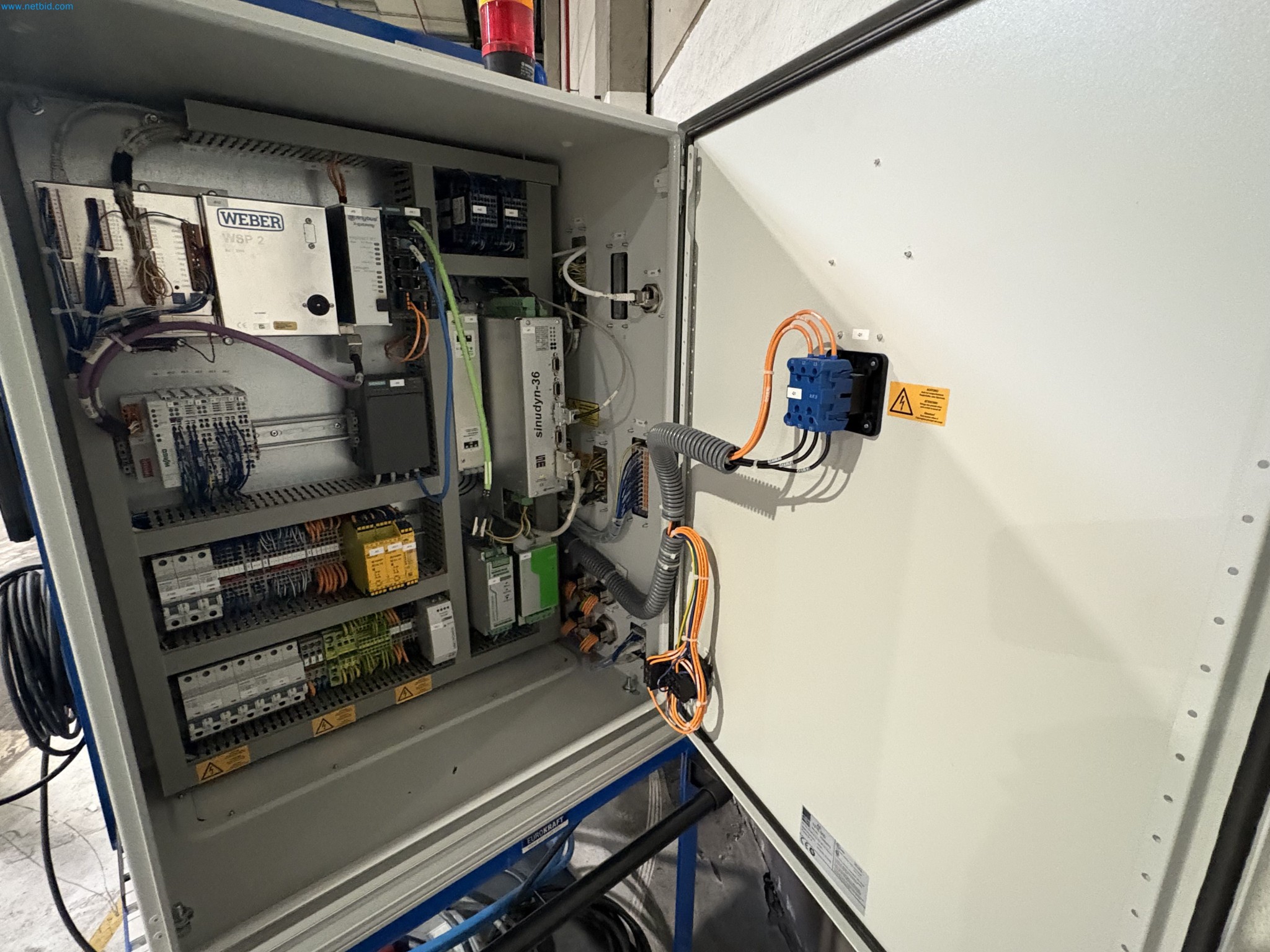 Equipamentos para o fabrico de automóveis-15