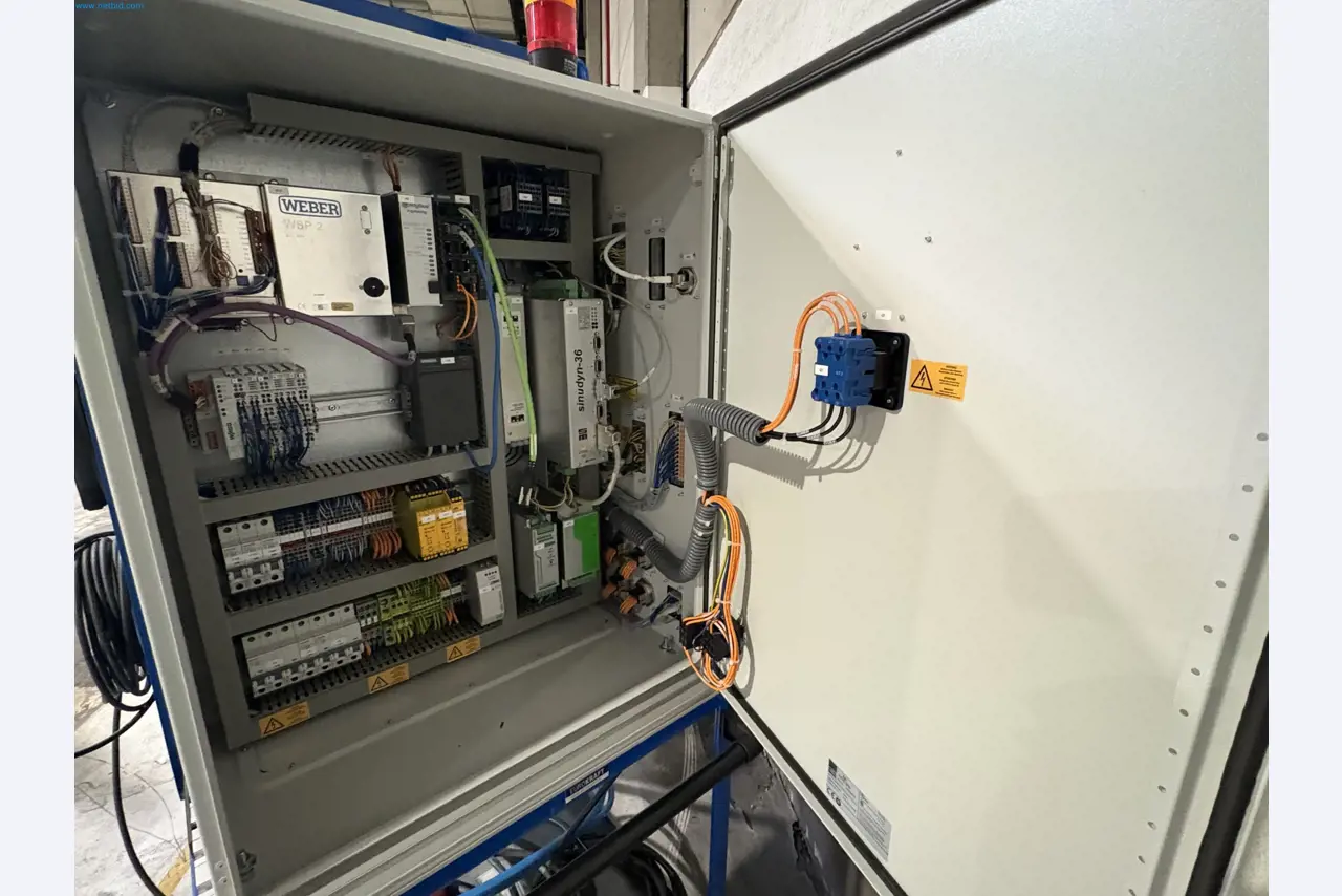 Equipamentos para o fabrico de automóveis-15