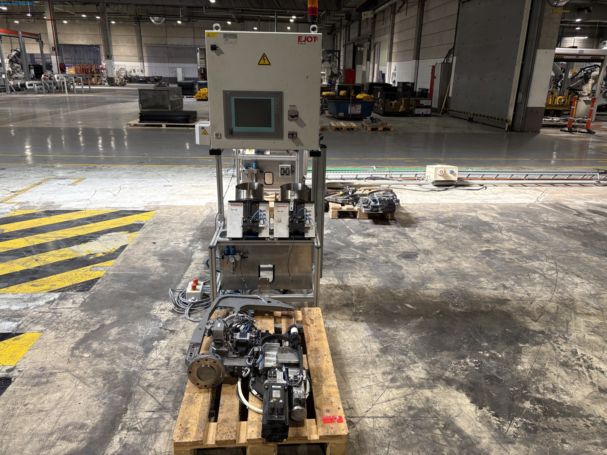 Equipamentos para o fabrico de automóveis-1