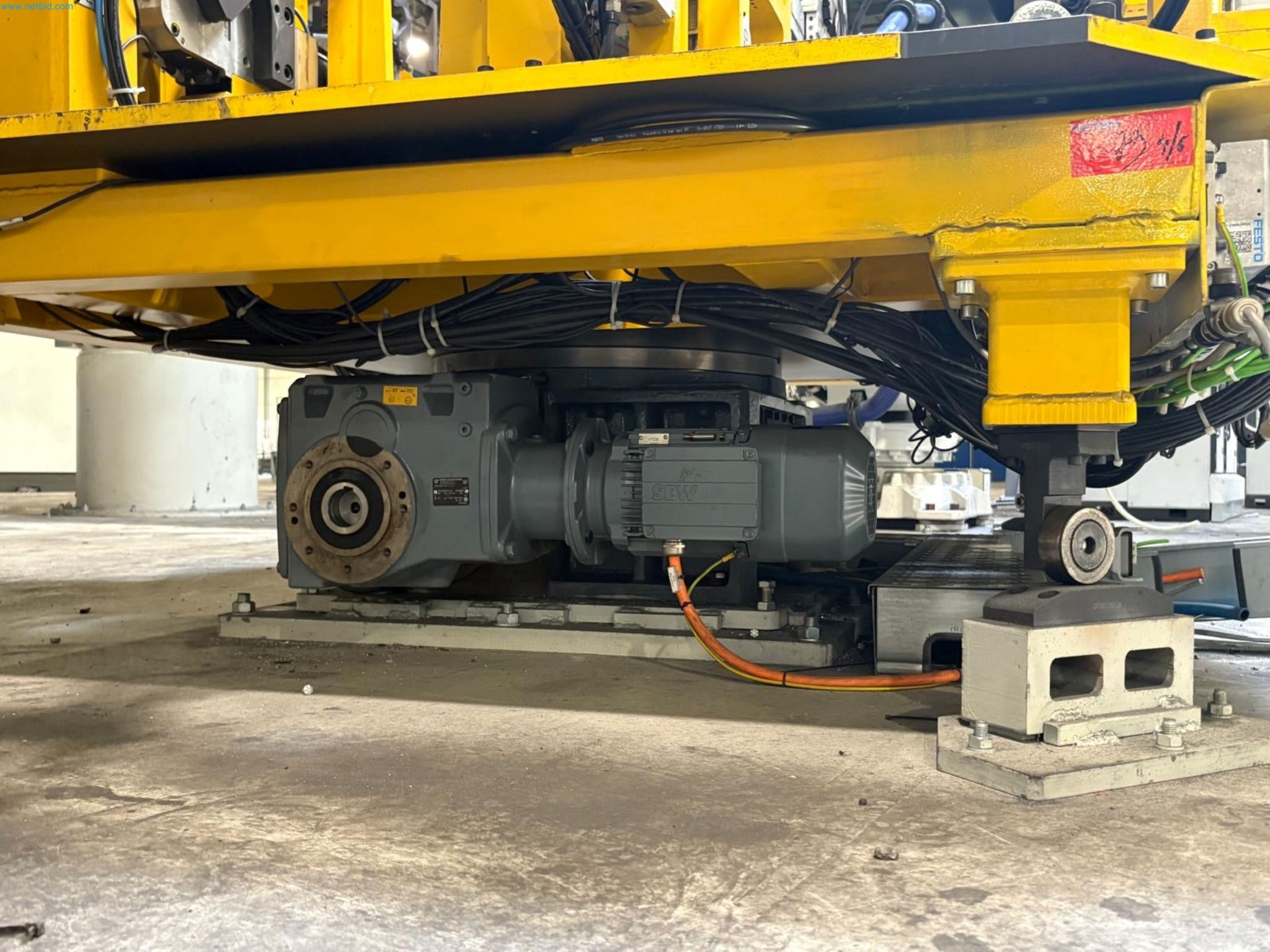 Sprzęt do produkcji samochodów-15