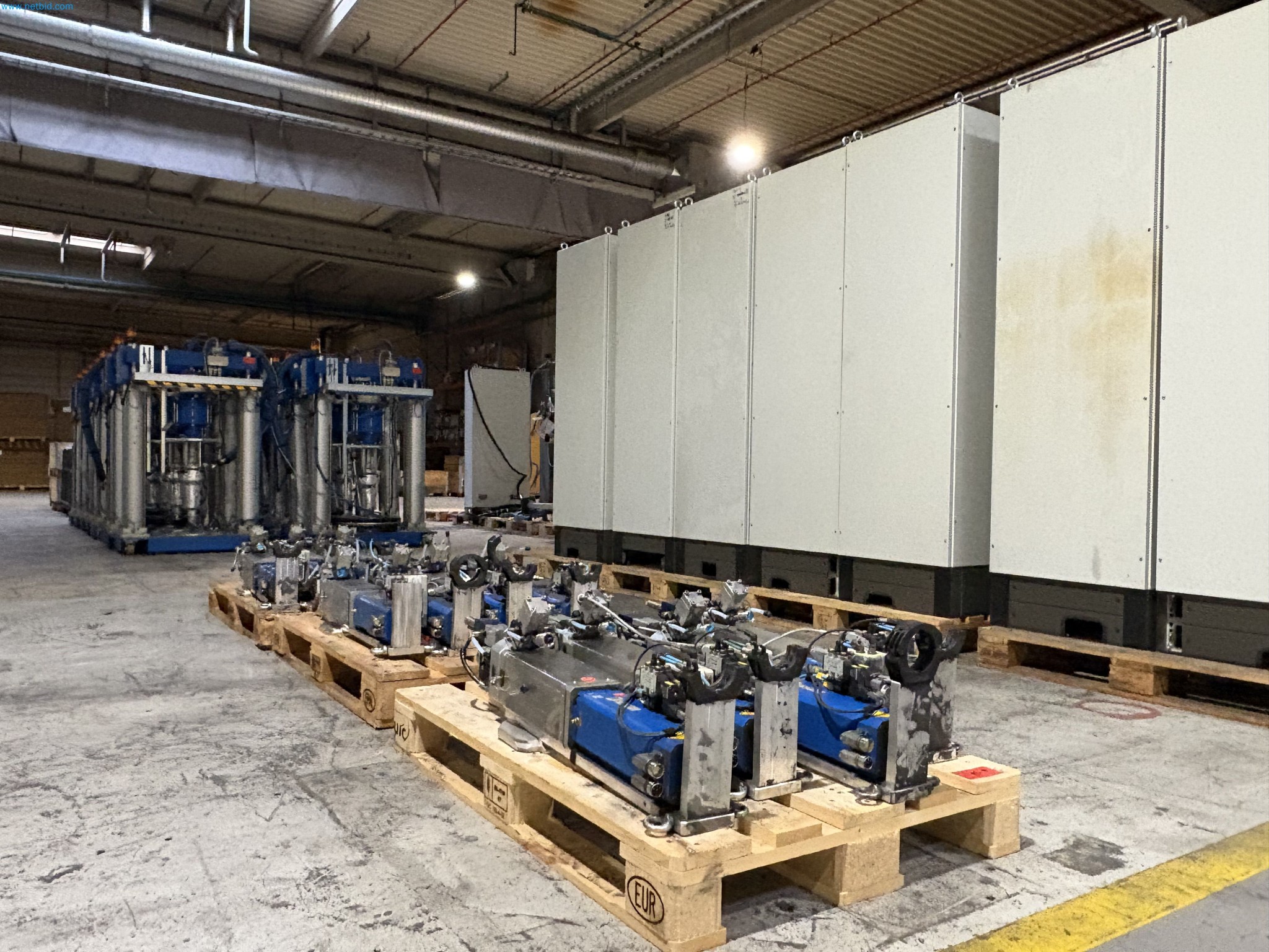 Sprzęt do produkcji samochodów-2