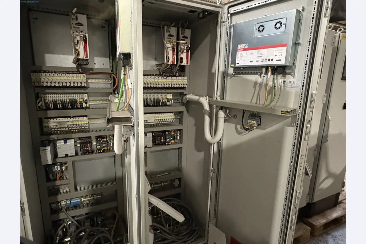 Sprzęt do produkcji samochodów-34