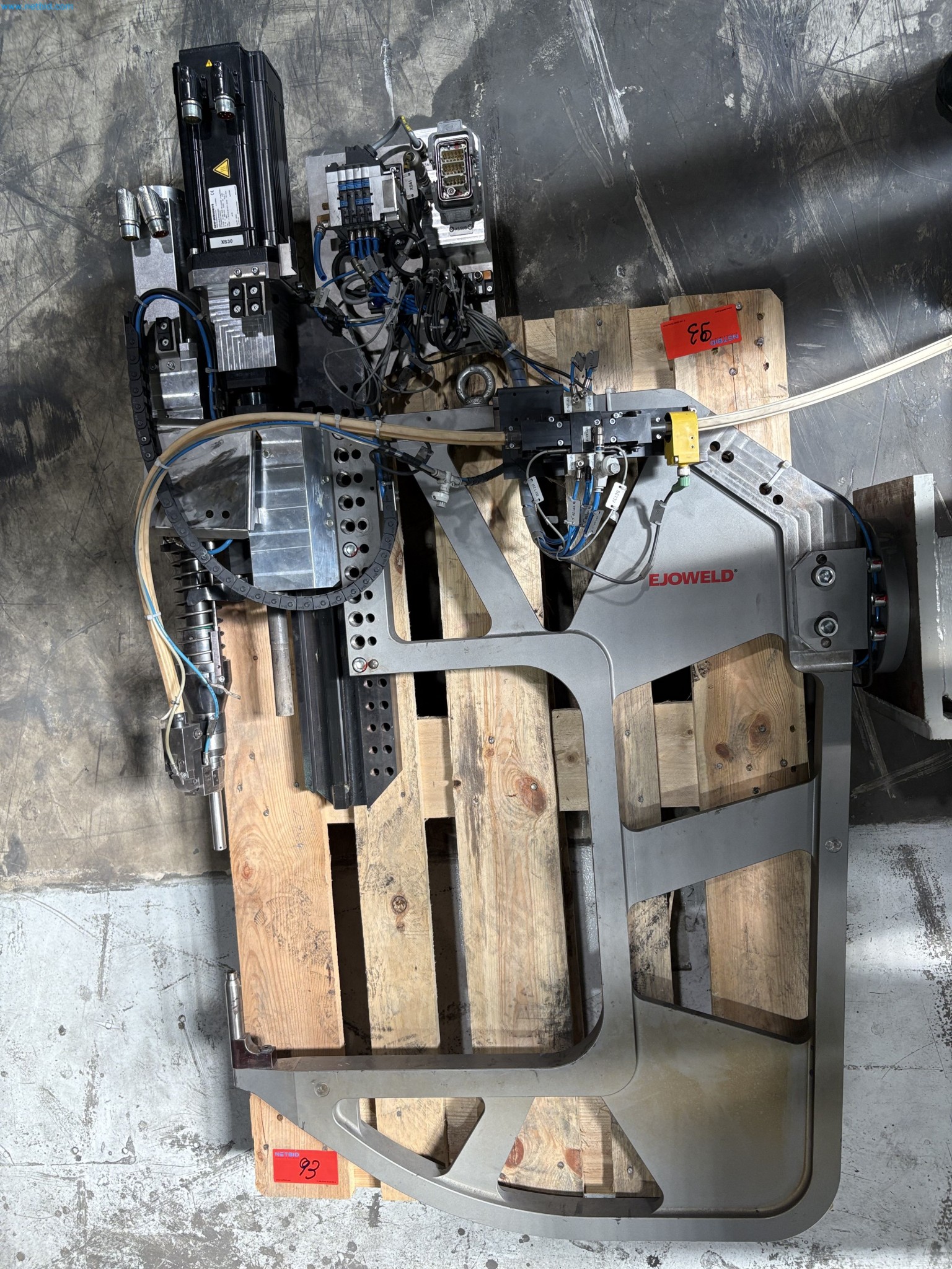 Sprzęt do produkcji samochodów-2