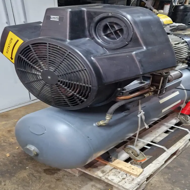 A-K10 Industriekolbenkompressor mit  500l Druckluftbehälter Atlas Copco LE 150