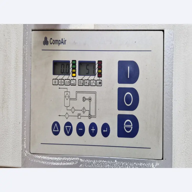 Dobrze utrzymane sprężarki, osuszacze chłodnicze i akcesoria z magazynu-3