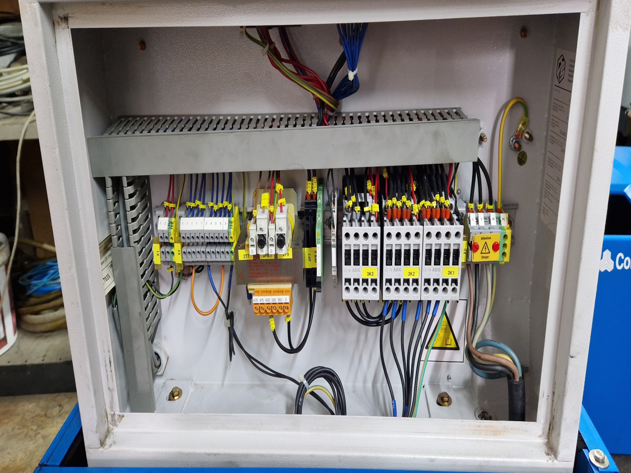 Dobrze utrzymane sprężarki, osuszacze chłodnicze i akcesoria z magazynu-6