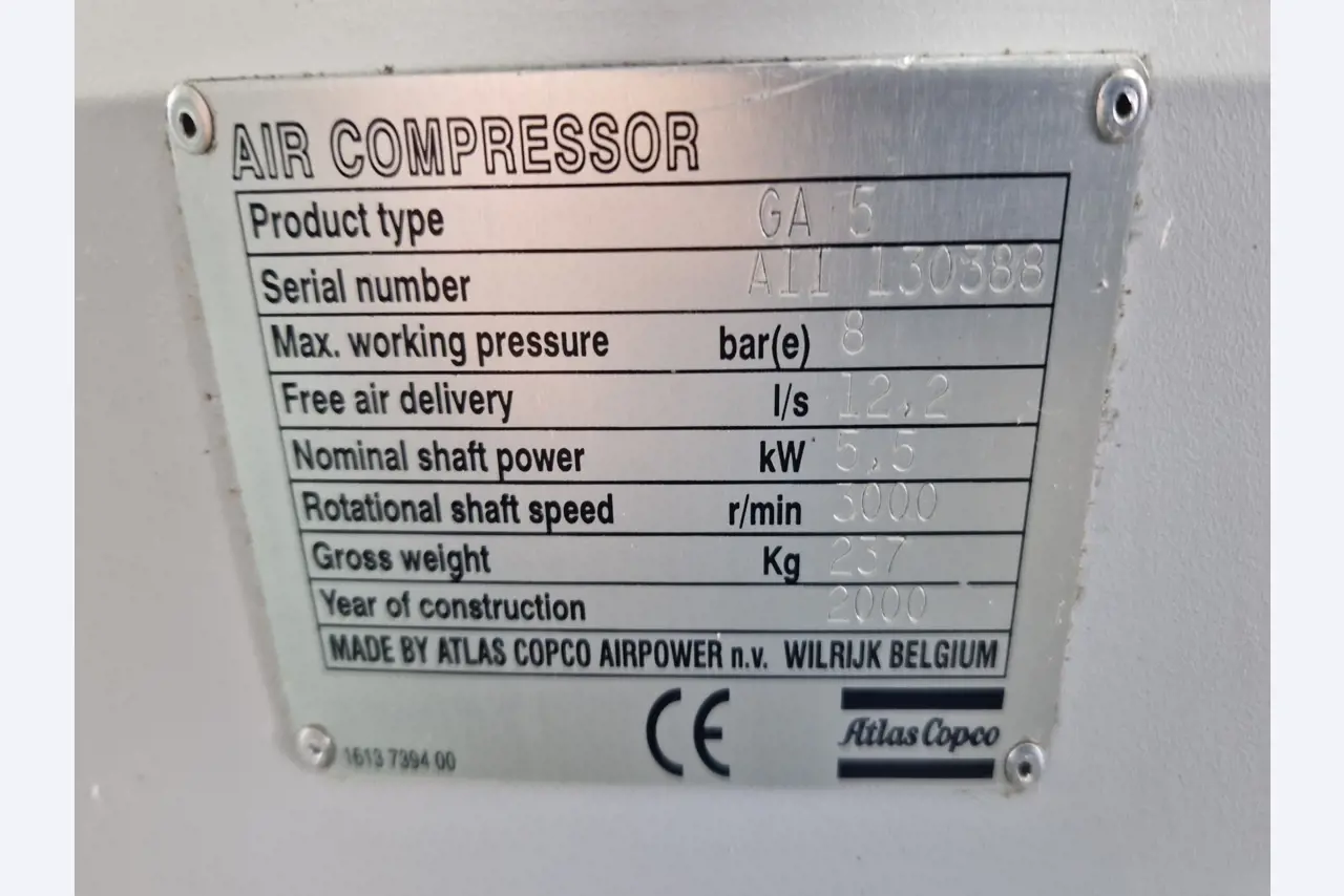 Dobrze utrzymane sprężarki, osuszacze chłodnicze i akcesoria z magazynu-2