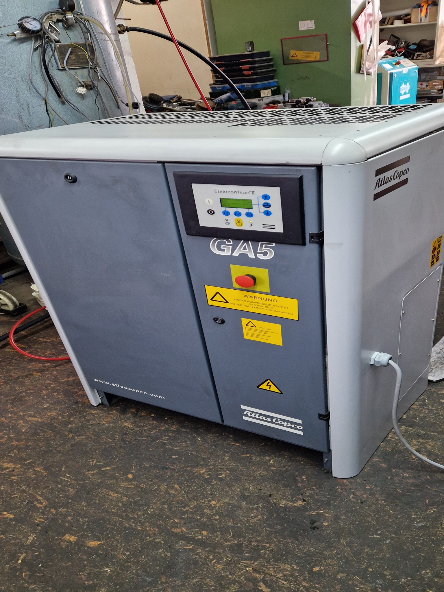 Dobrze utrzymane sprężarki, osuszacze chłodnicze i akcesoria z magazynu-1