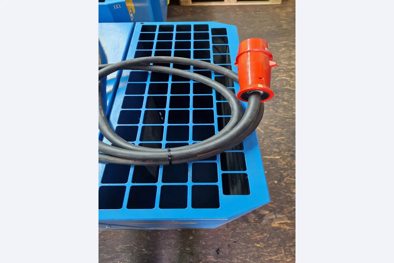 Dobrze utrzymane sprężarki, osuszacze chłodnicze i akcesoria z magazynu-10