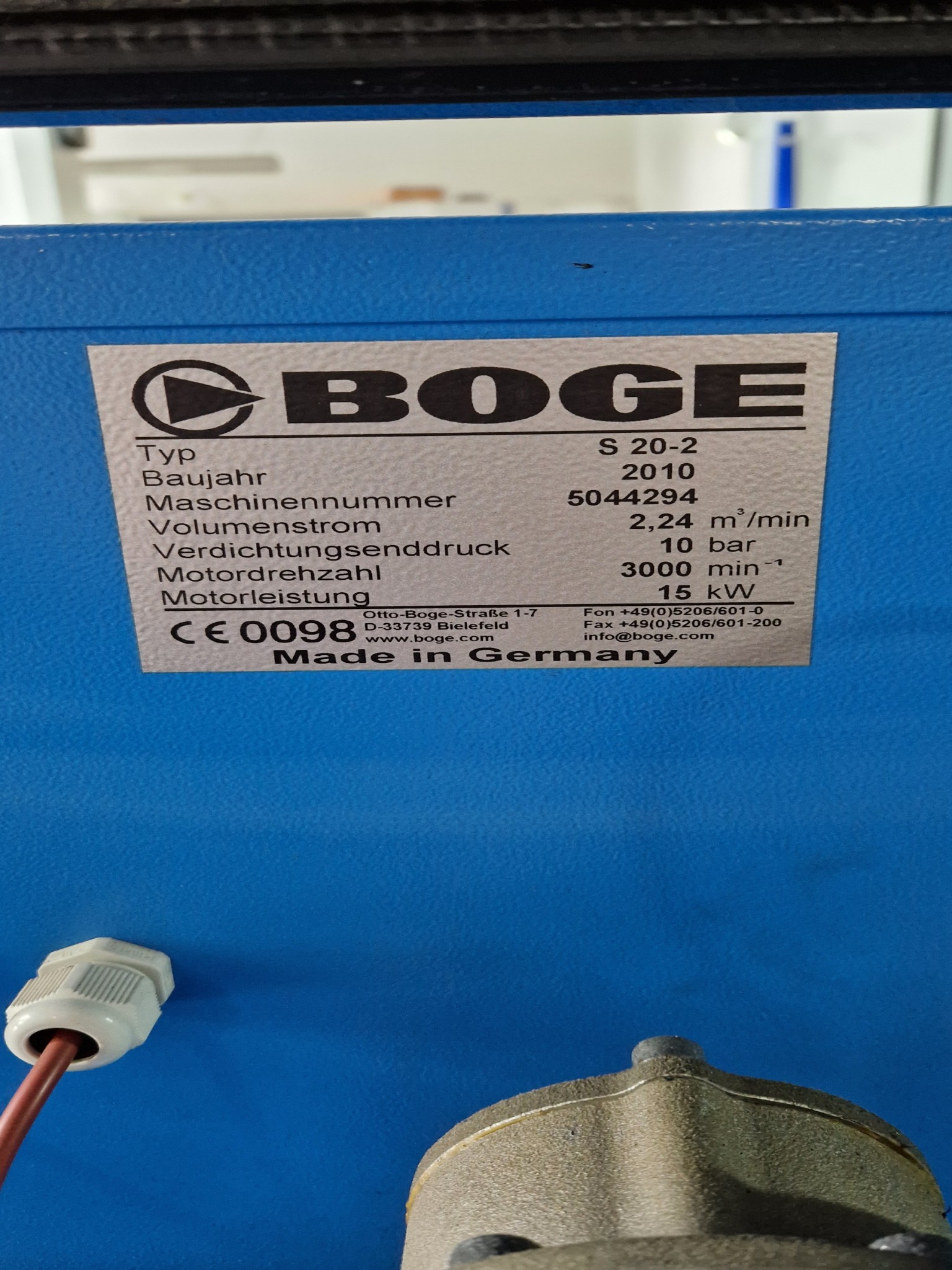 Dobrze utrzymane sprężarki, osuszacze chłodnicze i akcesoria z magazynu-2