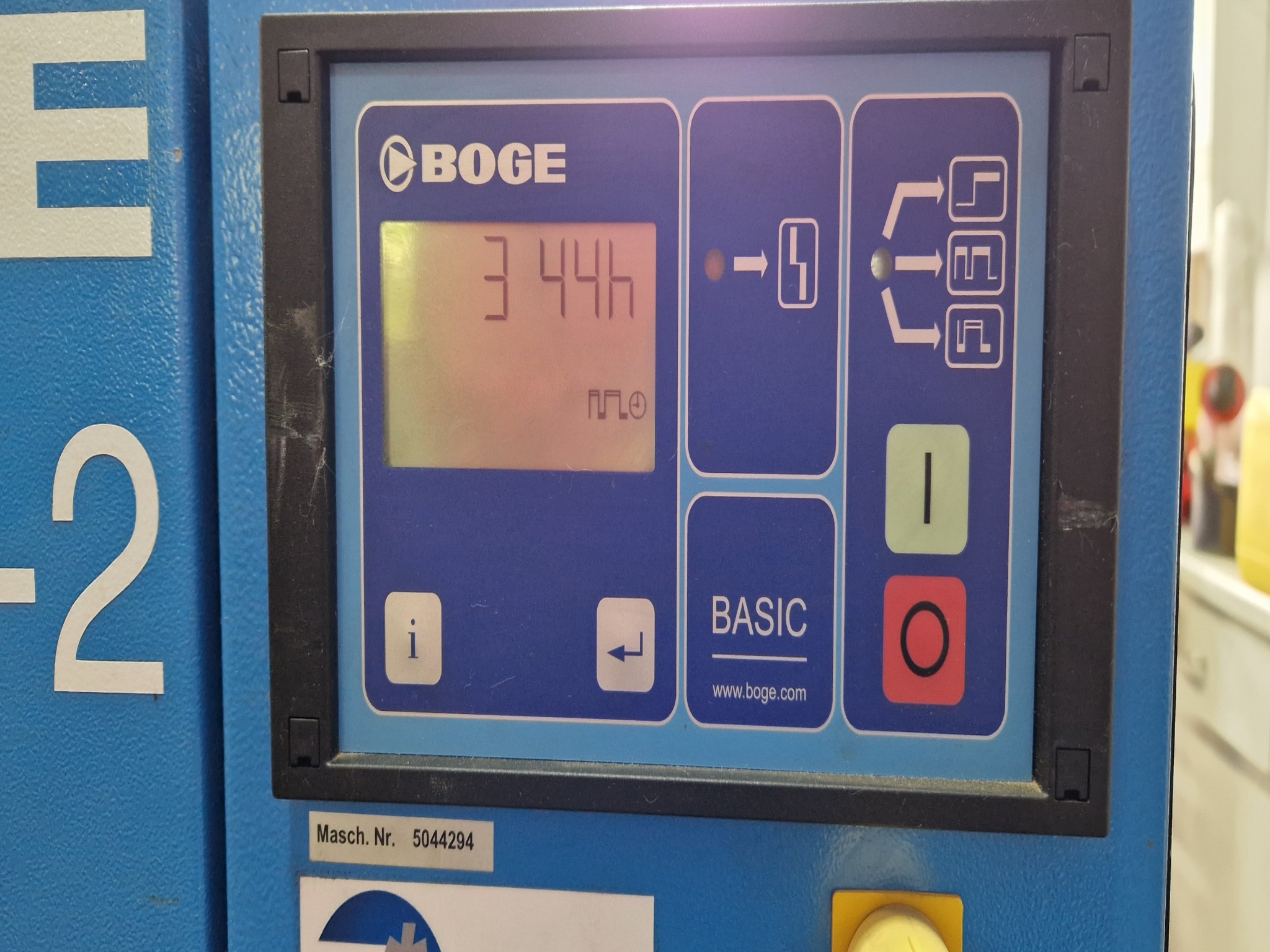 Dobrze utrzymane sprężarki, osuszacze chłodnicze i akcesoria z magazynu-5