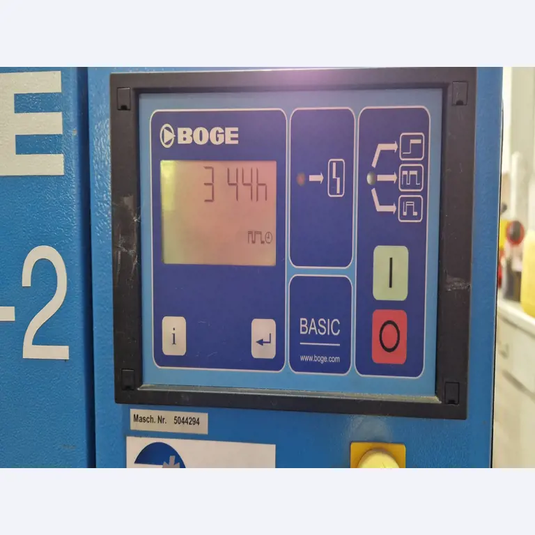 Dobrze utrzymane sprężarki, osuszacze chłodnicze i akcesoria z magazynu-5