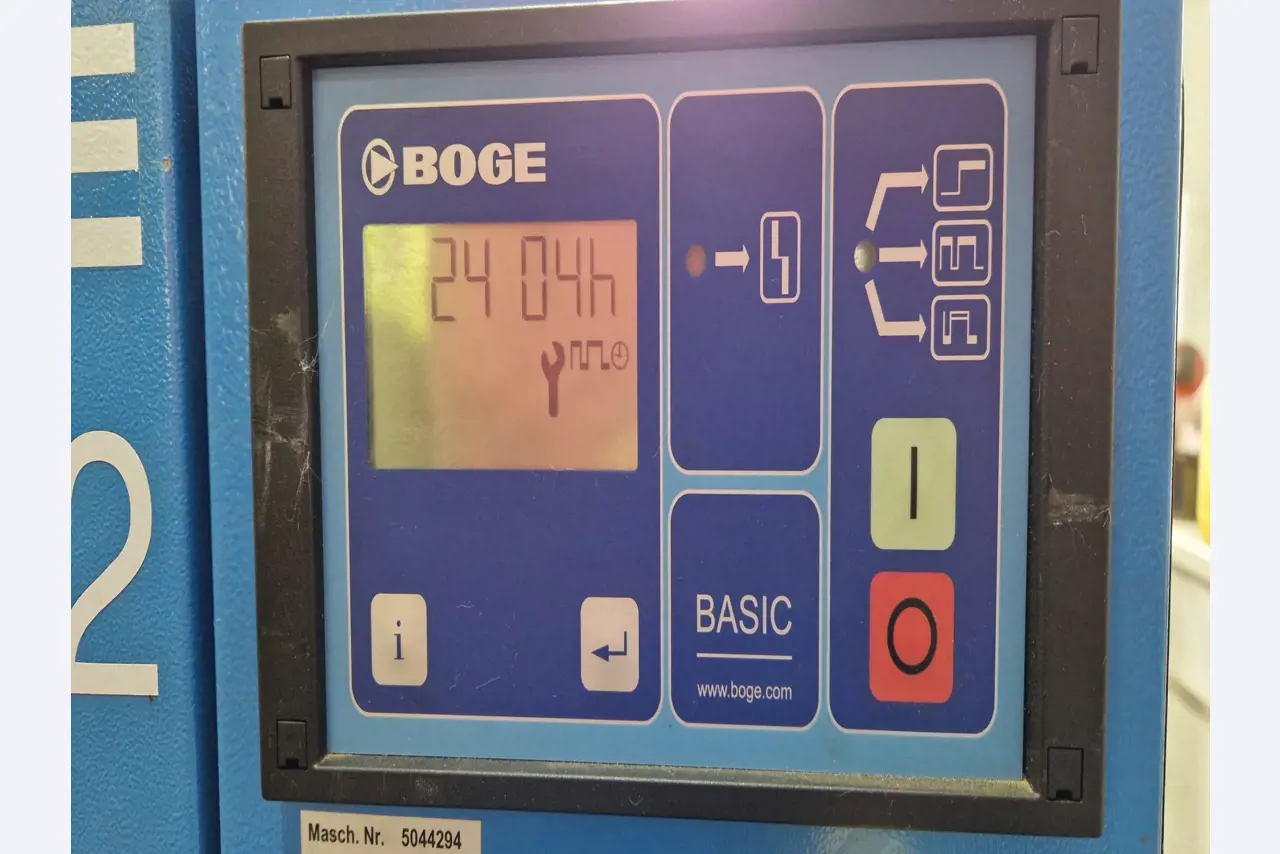 Dobrze utrzymane sprężarki, osuszacze chłodnicze i akcesoria z magazynu-6