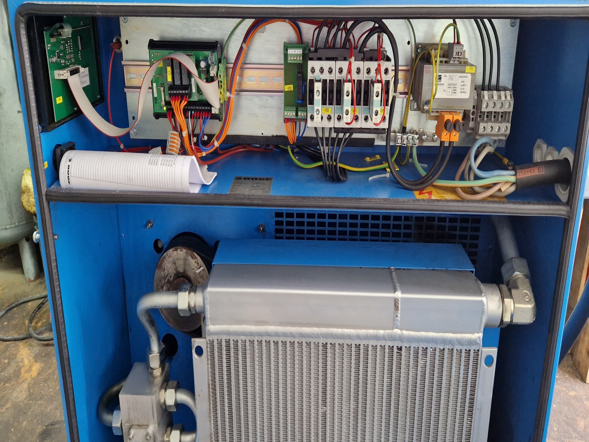 Dobrze utrzymane sprężarki, osuszacze chłodnicze i akcesoria z magazynu-7