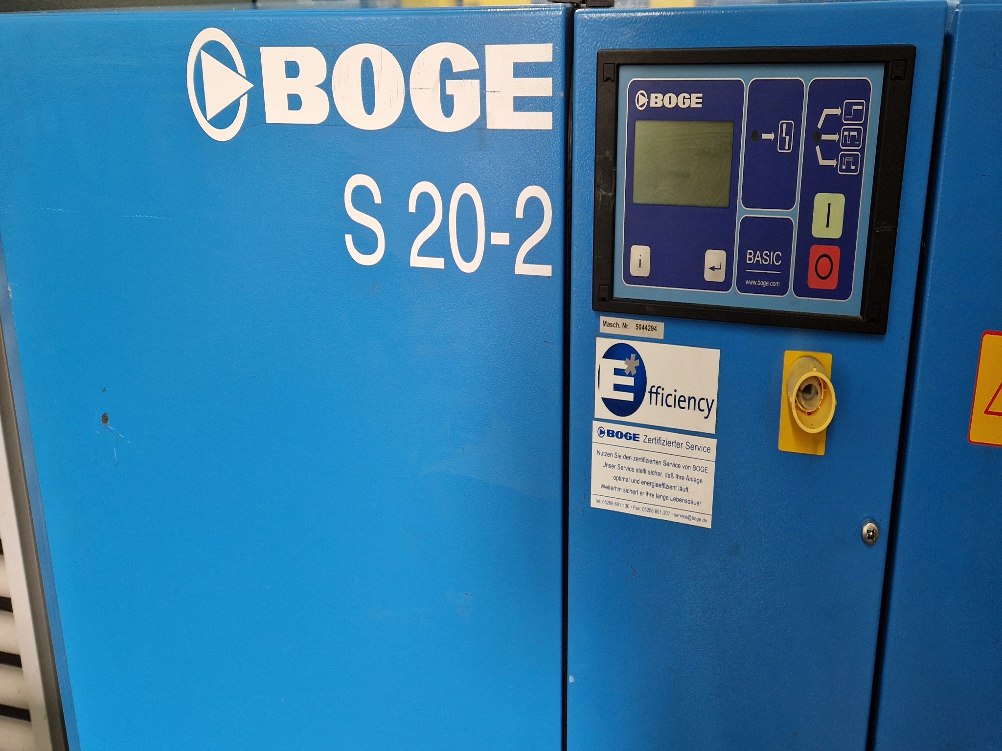 Dobrze utrzymane sprężarki, osuszacze chłodnicze i akcesoria z magazynu-9