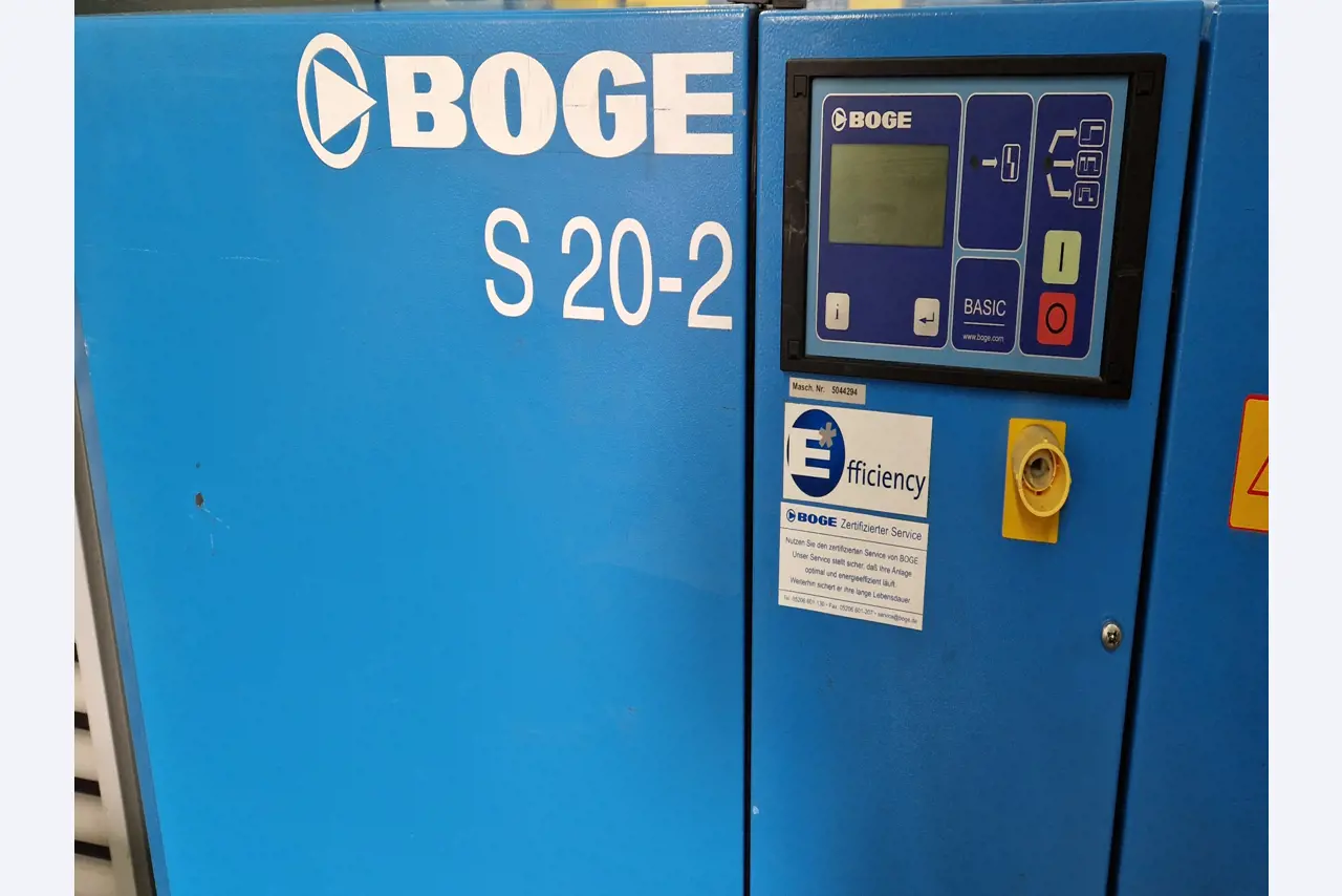 Dobrze utrzymane sprężarki, osuszacze chłodnicze i akcesoria z magazynu-9