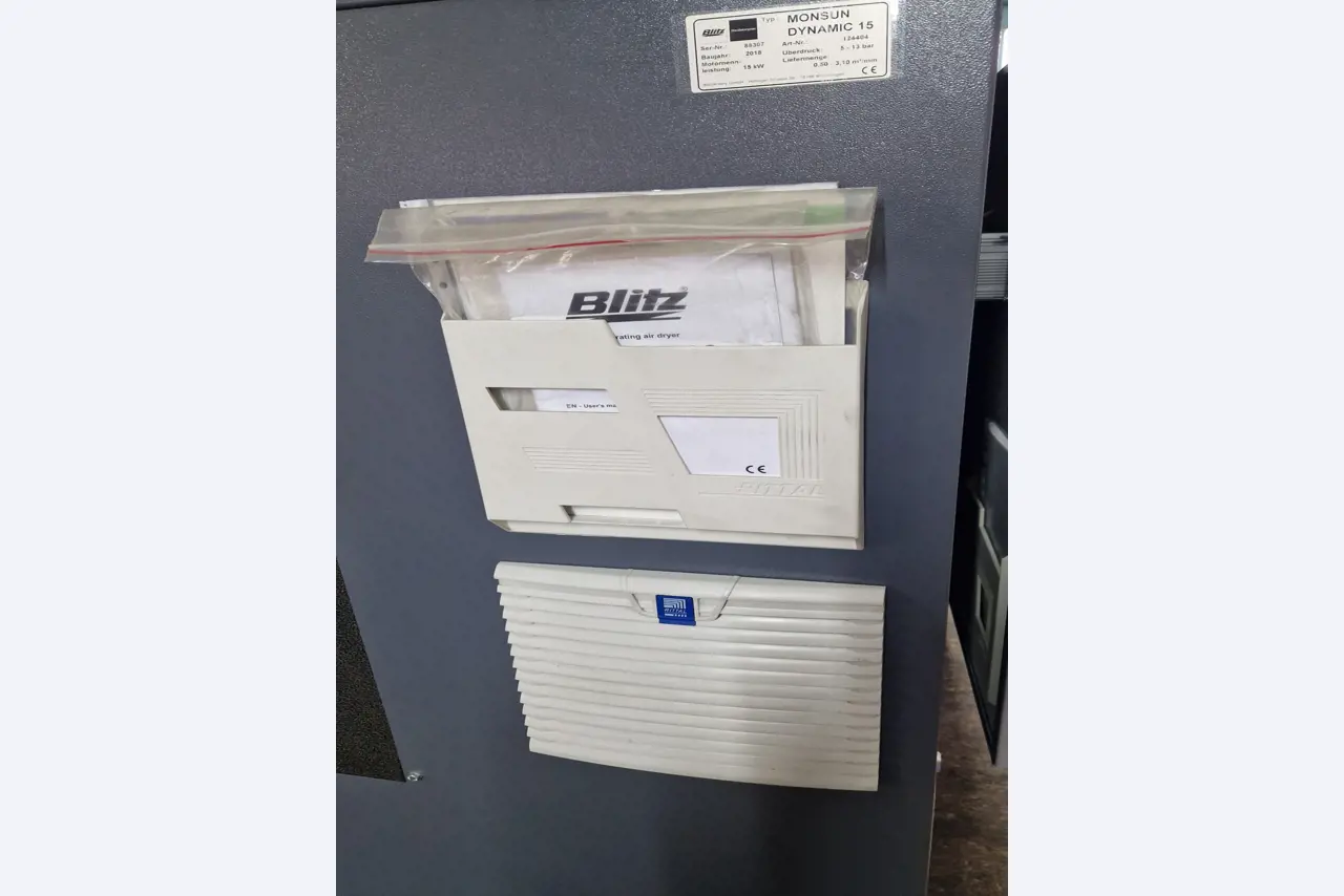 Dobrze utrzymane sprężarki, osuszacze chłodnicze i akcesoria z magazynu-11