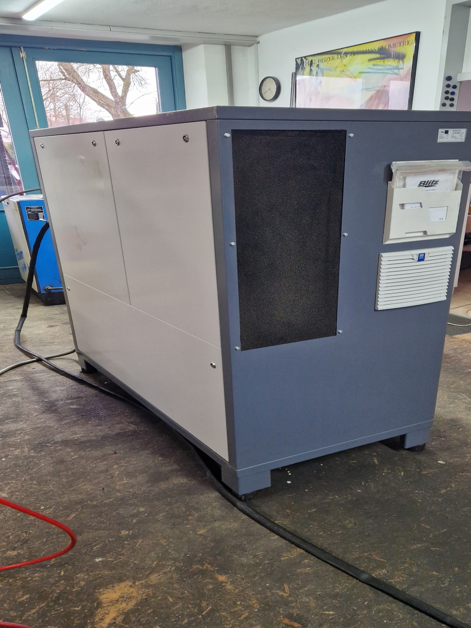 Dobrze utrzymane sprężarki, osuszacze chłodnicze i akcesoria z magazynu-13