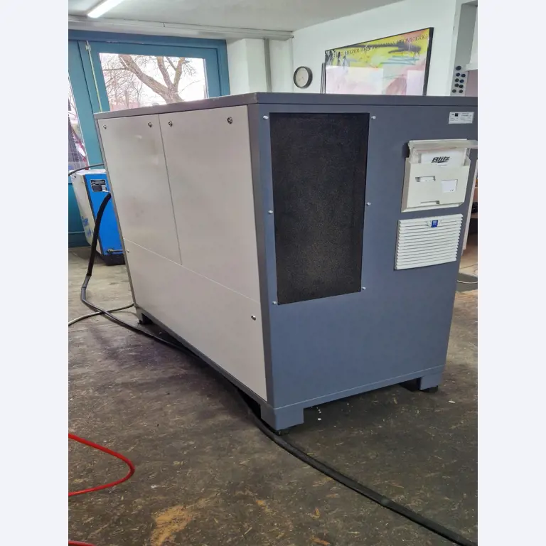 Dobrze utrzymane sprężarki, osuszacze chłodnicze i akcesoria z magazynu-13