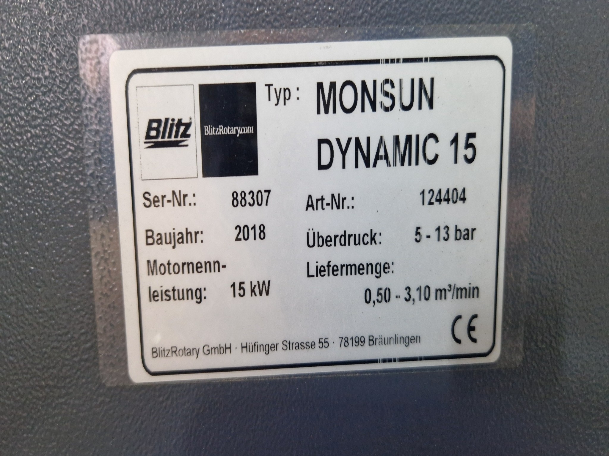 Dobrze utrzymane sprężarki, osuszacze chłodnicze i akcesoria z magazynu-2