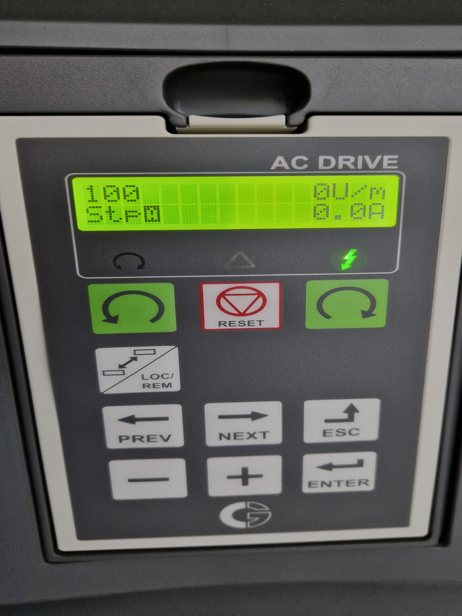 Dobrze utrzymane sprężarki, osuszacze chłodnicze i akcesoria z magazynu-3