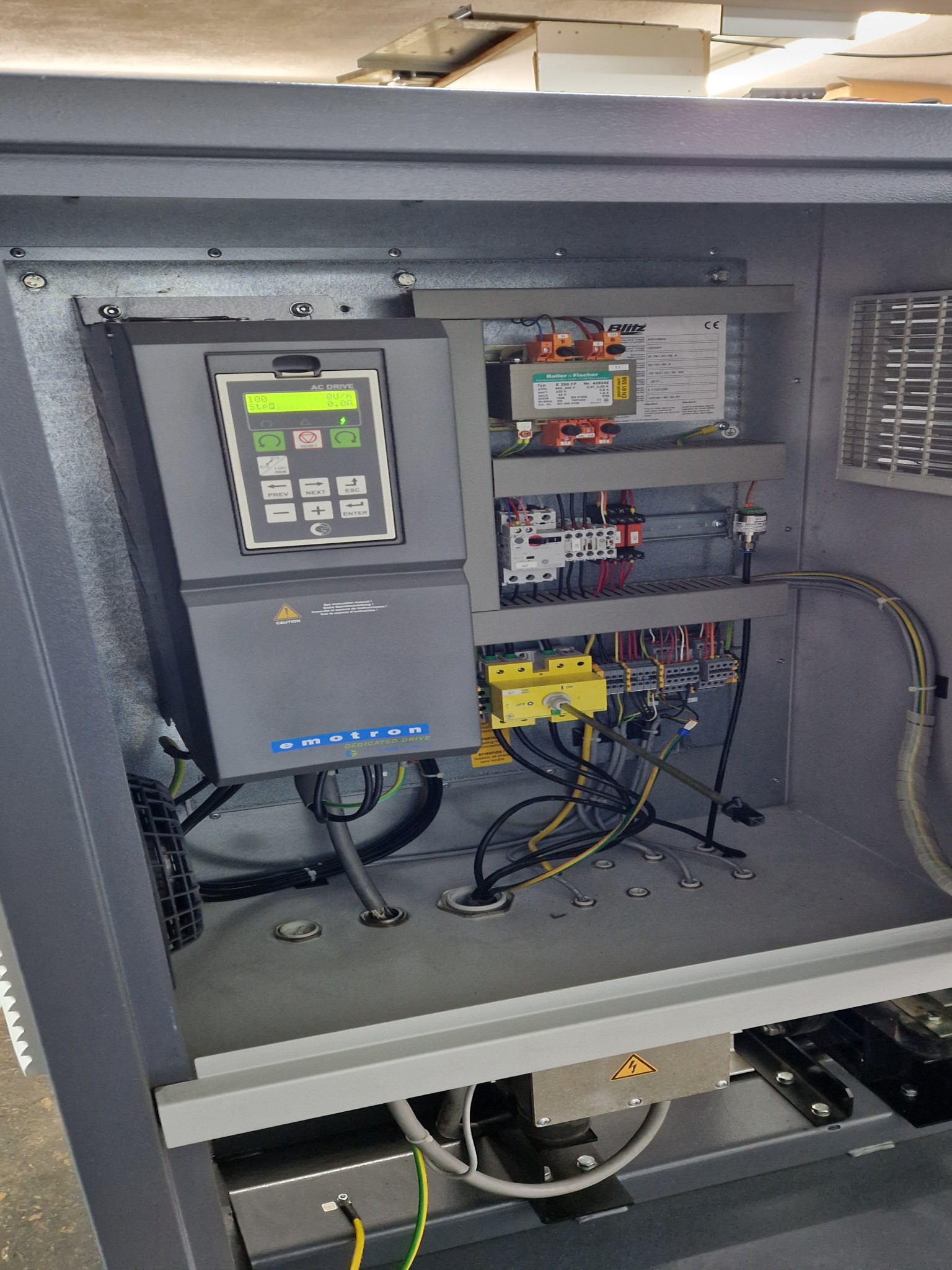 Dobrze utrzymane sprężarki, osuszacze chłodnicze i akcesoria z magazynu-4