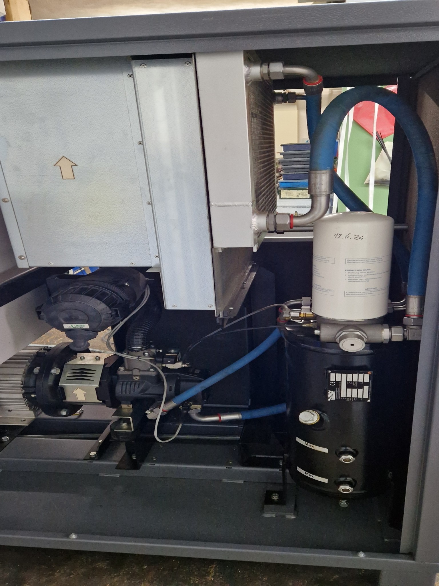 Dobrze utrzymane sprężarki, osuszacze chłodnicze i akcesoria z magazynu-5