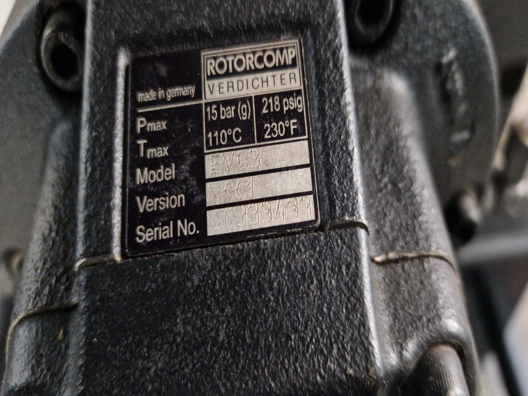 Dobrze utrzymane sprężarki, osuszacze chłodnicze i akcesoria z magazynu-7