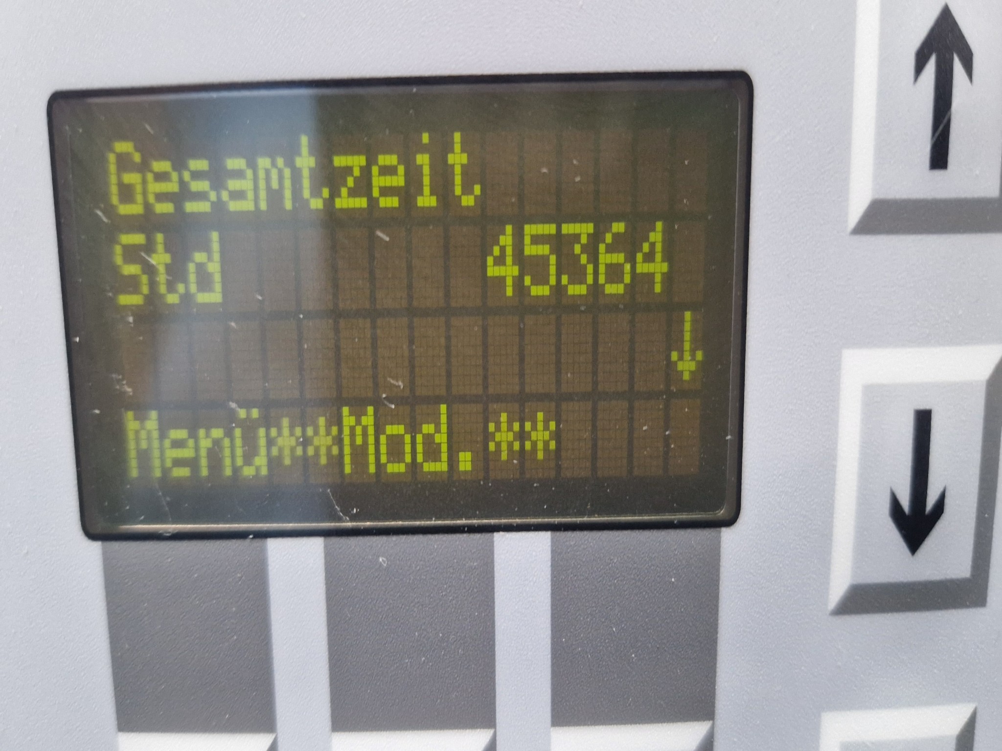 Dobrze utrzymane sprężarki, osuszacze chłodnicze i akcesoria z magazynu-3