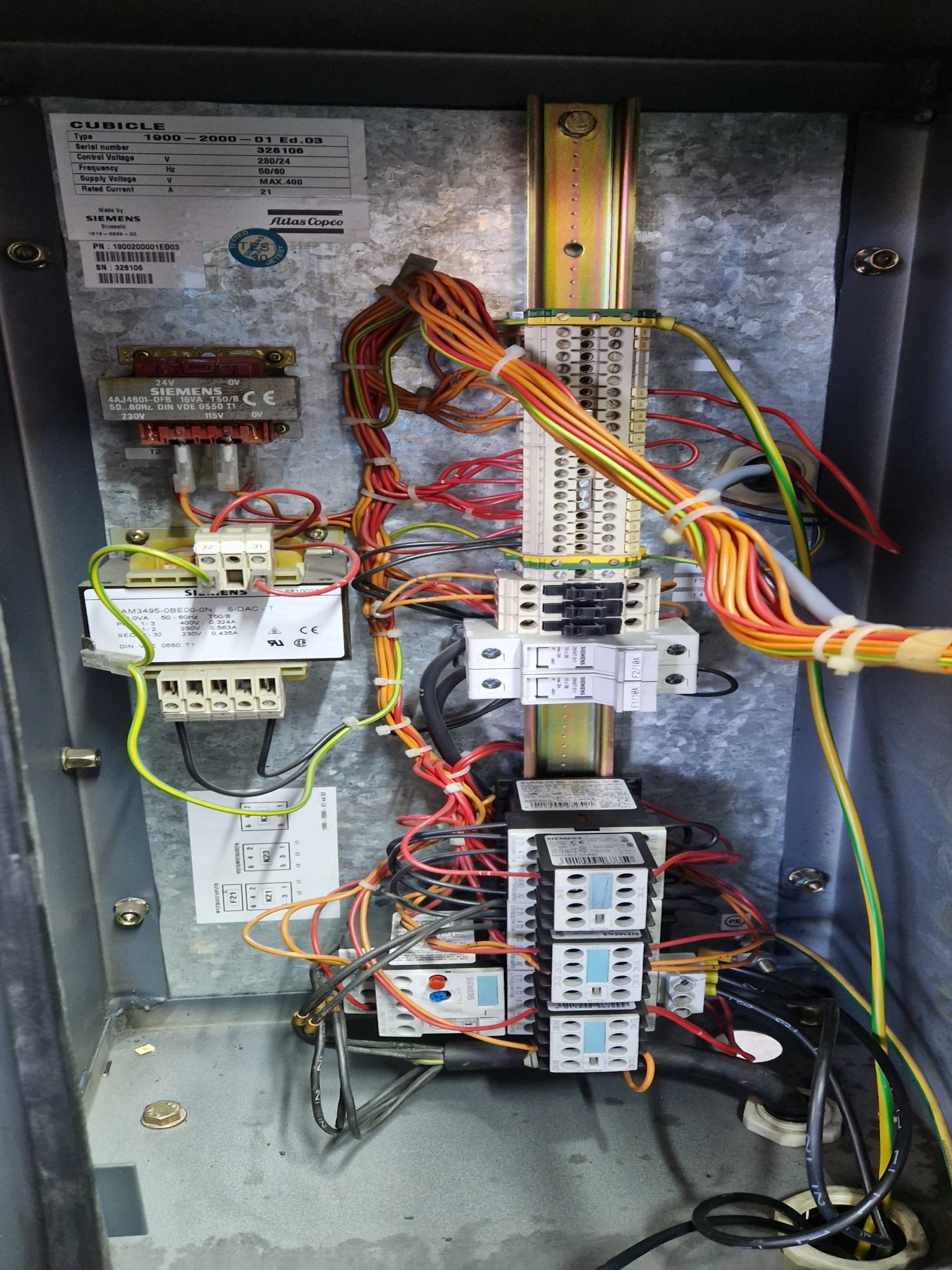 Dobrze utrzymane sprężarki, osuszacze chłodnicze i akcesoria z magazynu-6