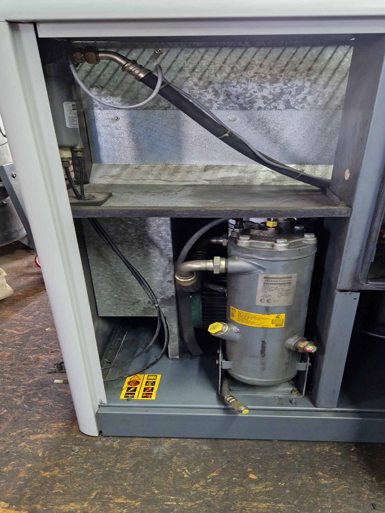 Dobrze utrzymane sprężarki, osuszacze chłodnicze i akcesoria z magazynu-7