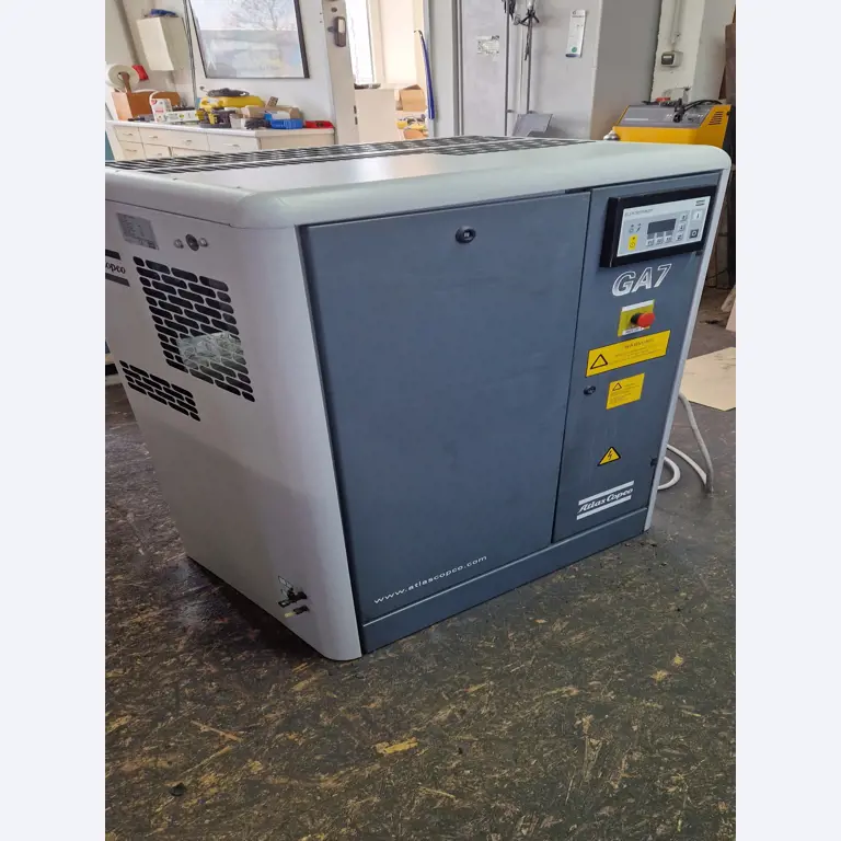 Dobrze utrzymane sprężarki, osuszacze chłodnicze i akcesoria z magazynu-1