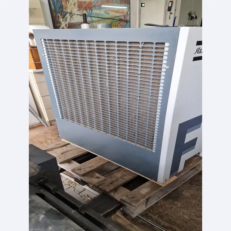 Dobrze utrzymane sprężarki, osuszacze chłodnicze i akcesoria z magazynu-8