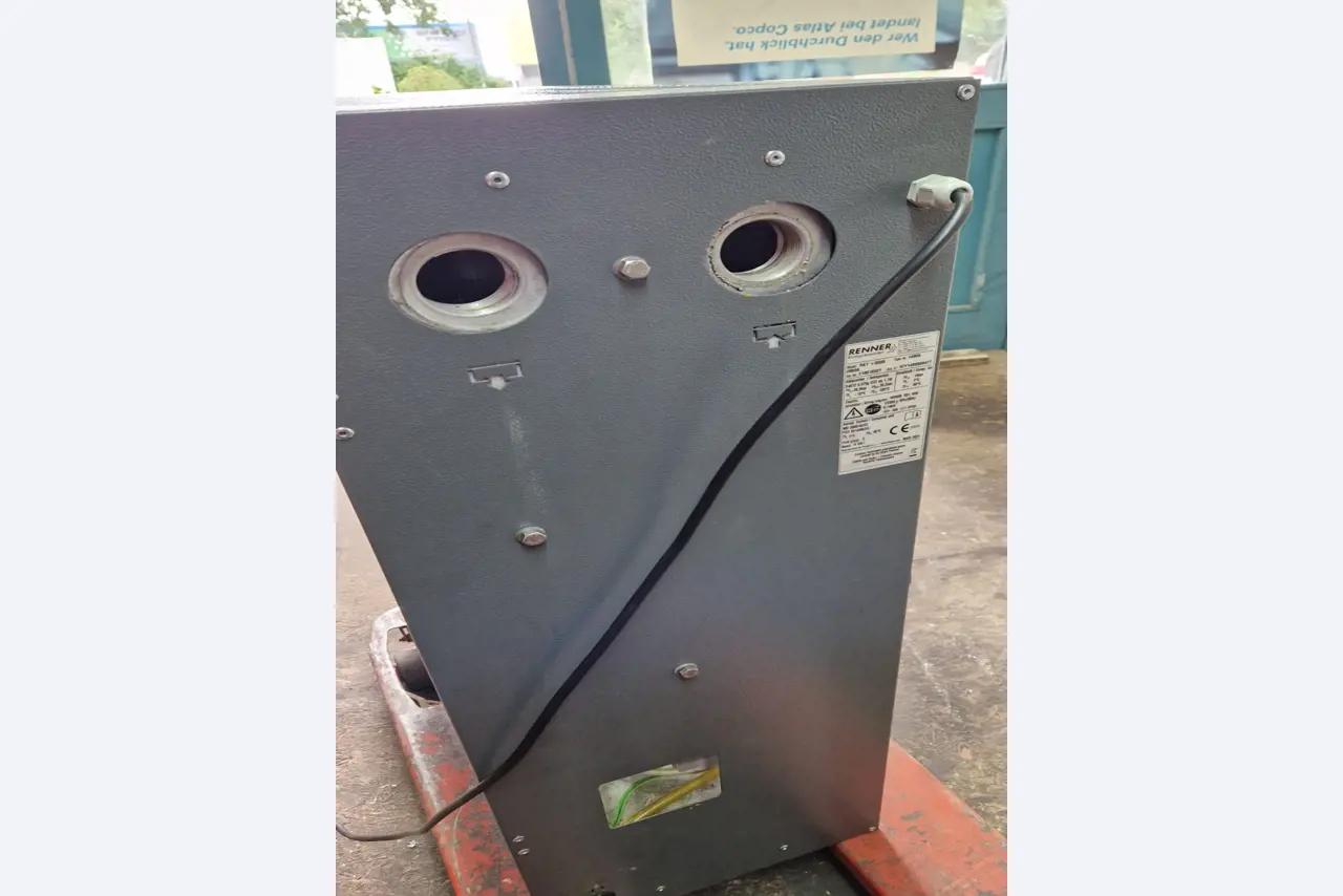 Dobrze utrzymane sprężarki, osuszacze chłodnicze i akcesoria z magazynu-3