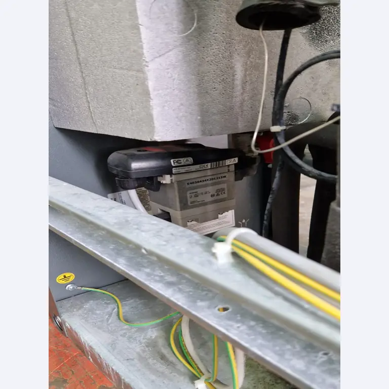 Dobrze utrzymane sprężarki, osuszacze chłodnicze i akcesoria z magazynu-4