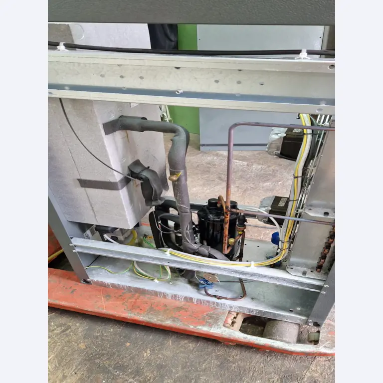 Dobrze utrzymane sprężarki, osuszacze chłodnicze i akcesoria z magazynu-5